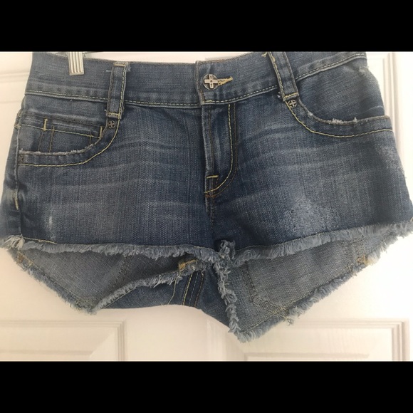 Shorts - Picture 1 of 3